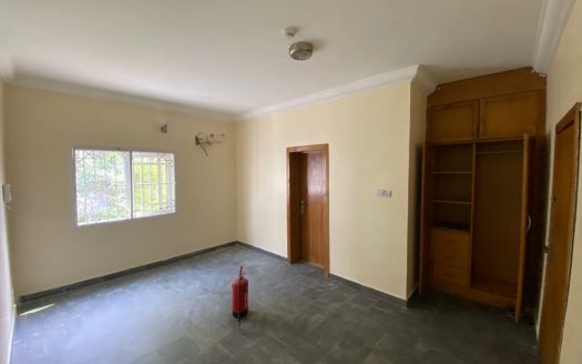 3 bedroom terrace maisonette with a room BQ