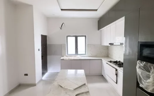 3 bedroom maisonette for rent banana island