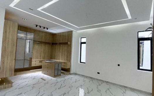 4 bedroom detached duplex