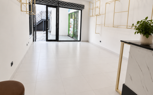 Ground floor shop for rent