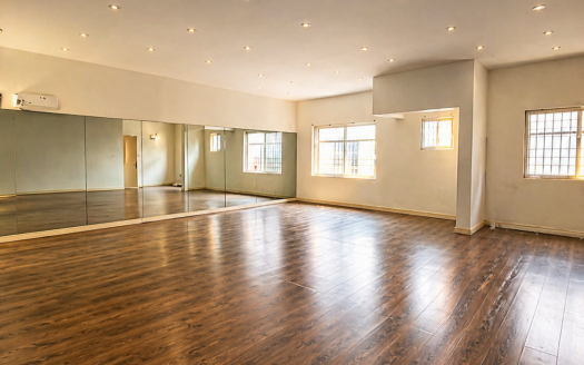 Commercial business property for rent lekki phase 1