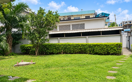 4-Bedroom Detached House With Additional Rooms And BQ For Office Use