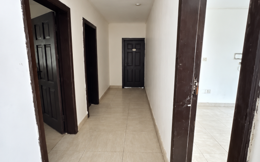 9-Bedroom Detached Building For Commercial Use