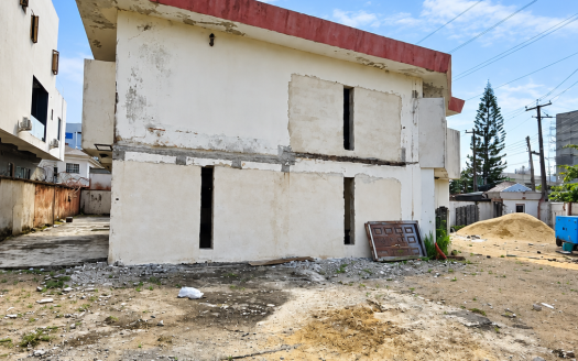 Prime Waterfront Commercial Property