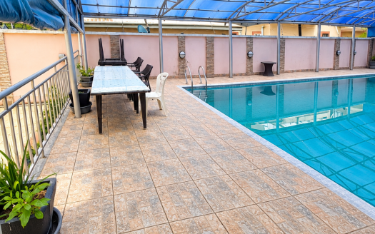 17-Room Hotel With Swimming Pool