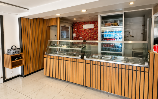 Prime Road-Facing Commercial Shop Space