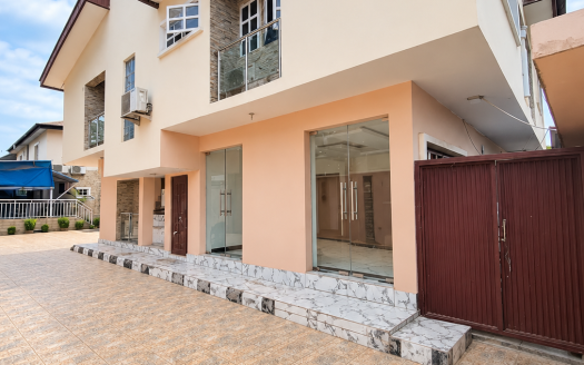 17-Room Hotel With Swimming Pool