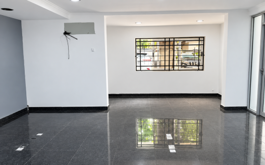4-Bedroom Detached House With Additional Rooms And BQ For Office Use