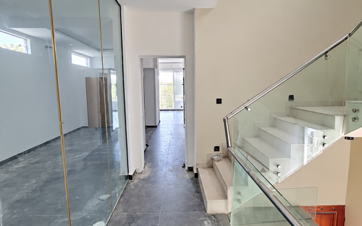 5-Bedroom Detached Duplex For Commercial Use