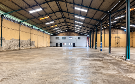 Spacious Warehouse